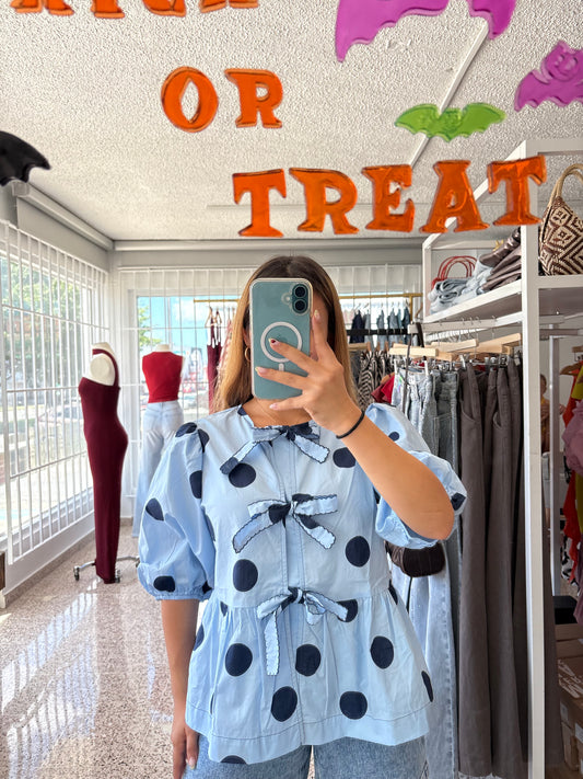 Blue dot top